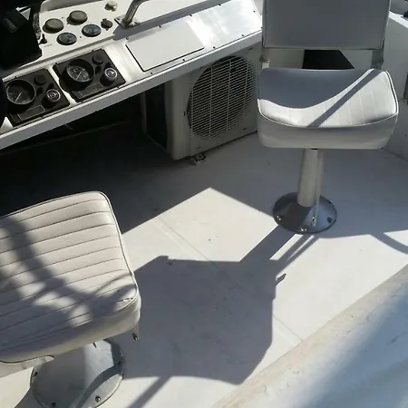Botel Blue Fin 2 Agde